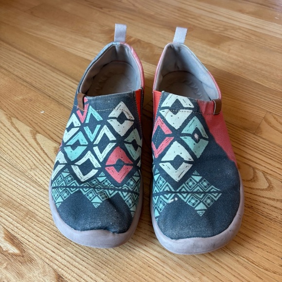 UIN Slip On Shoes Canvas Comfortable Loafers Spirit Pattern Red Bl Women Size 10 - Picture 2 of 12